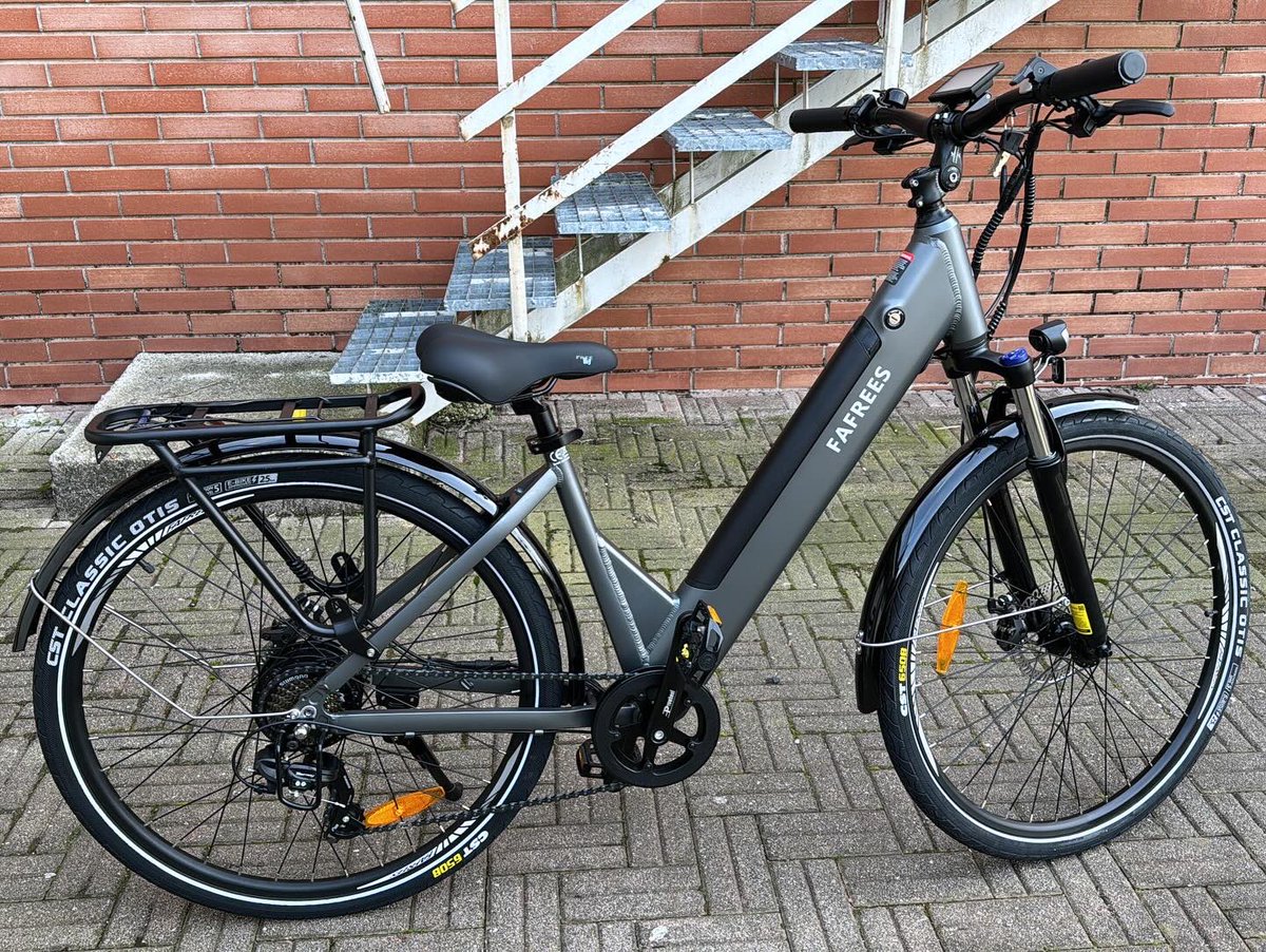 MikyAncona's tweet photo. Fafrees F28 Pro @fafrees 
Ottima city e-bike 
https://t.co/B286gVRqLJ
Like , condividete e iscrivetevi al canale ! Grazie 
#fafrees #fafreesf28pro #urban #ebike #citybike #bike #mikyancona #youtube https://t.co/iouEr58LSY