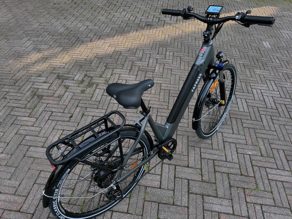 MikyAncona's tweet photo. Fafrees F28 Pro @fafrees 
Ottima city e-bike 
https://t.co/B286gVRqLJ
Like , condividete e iscrivetevi al canale ! Grazie 
#fafrees #fafreesf28pro #urban #ebike #citybike #bike #mikyancona #youtube https://t.co/iouEr58LSY