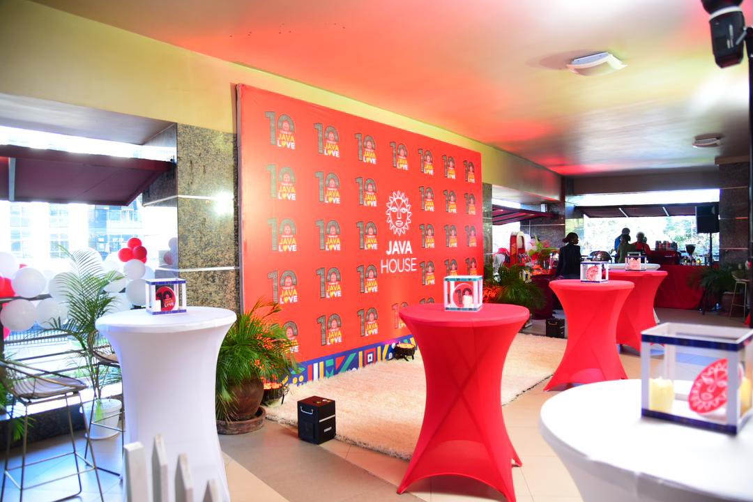 Beinomugisha_'s tweet image. Java House, a leading casual dining brand in Uganda, is commemorating its 10th anniversary, marking a decade of cherished memories, shared experiences, and unwavering commitment to its guests.

📍 Java House – Acacia Place

#JAVAAt10 || #JAVALove