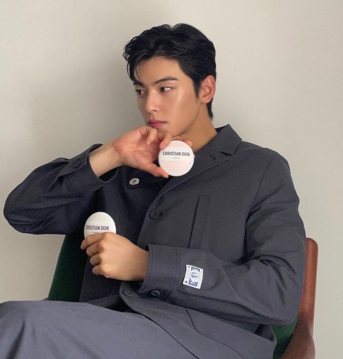 he’s so fu*king hot 🥵 #Dior #DiorBeauty #diorlebaume #neverstopplaying #CHAEUNWOO #EUNWOO #차은우