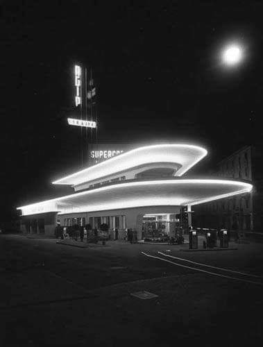 Agip service station Stazione di servizio, piazzale Accursio, Milano...1951-53 Architect Mario #Bacciocchi 1902-1974 #architecture #arquitectura it.wikipedia.org/wiki/Mario_Bac…