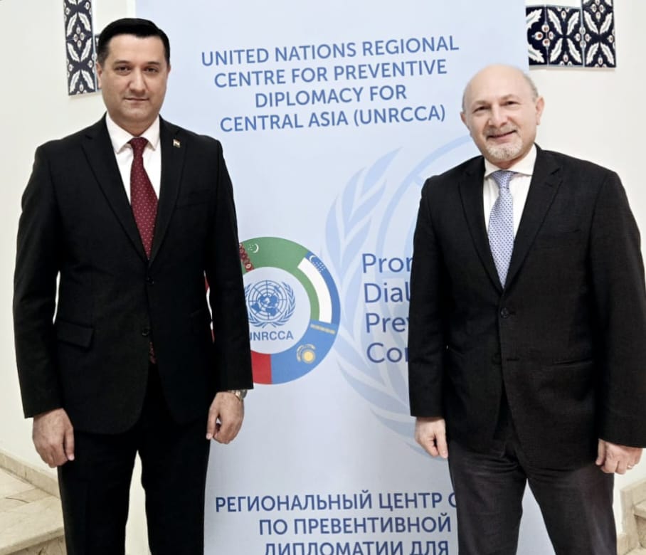 On April 16, #SRSG @kahaimnadze met with the Ambassador of the Republic of Tajikistan 🇹🇯 to Turkmenistan🇹🇲 Niyatbekzoda Vafo to discuss the prospects of multilateral cooperation between #Tajikistan and @UNRCCA. ➡️mfa.tj/en/main/view/1…