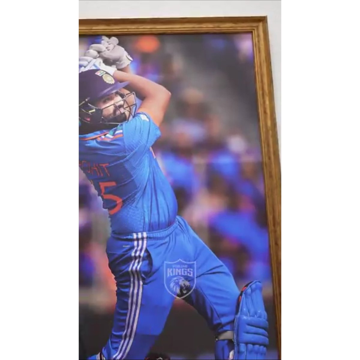 Rohit Sharma painting has been framed in new Mullanpur Stadium, Punjab. This is massive Rohit has now become a religion in every part of India. 🫡 🐐