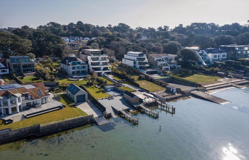 5⃣ Plans to demolish a large building near Sandbanks and build flats each valued at more than £2m have been refused. Story by @AlexSmithEcho bournemouthecho.co.uk/news/24256936.…