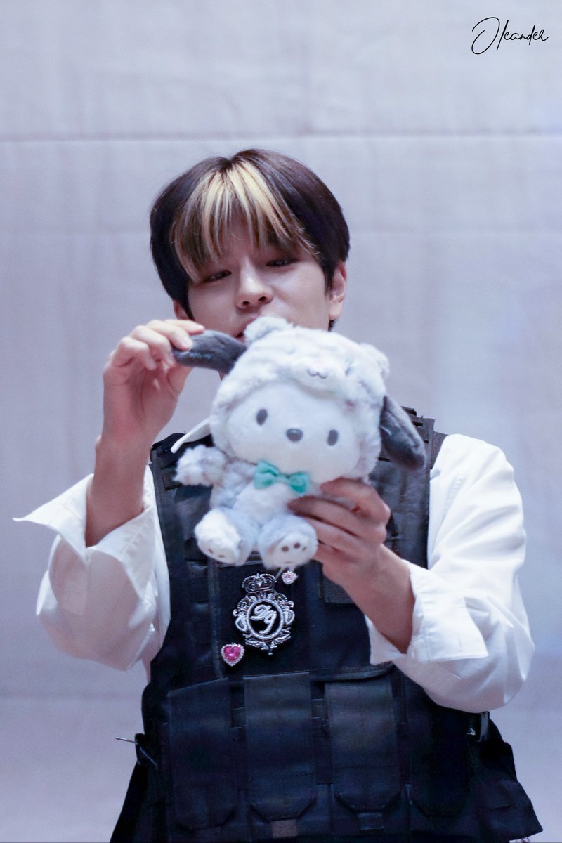 Oleander0325's tweet photo. 221023 팬싸 HQ

#스트레이키즈 #스키즈 #승민 #StrayKids #Seungmin #skz 
#スキズ #スンミン https://t.co/aIwoQsTYaR