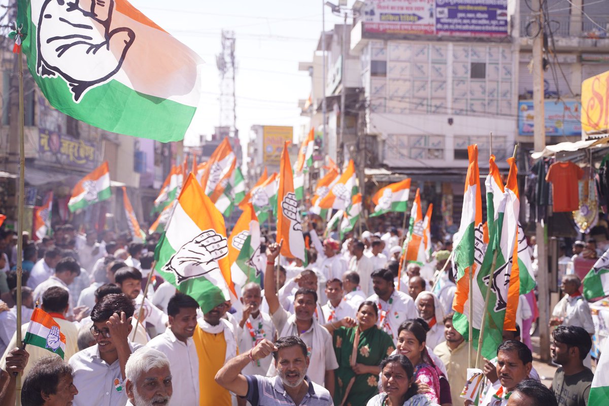 AapkaMurarilal's tweet photo. लोकसभा क्षेत्र दौसा की विधानसभा "बांदीकुई शहर" में जनसंपर्क कर अपनी देवतुल्य जनता का आशीर्वाद लिया।

दौसा के लोग अपने स्थानीय युवा बेटे भाई को देश की सबसे बड़ी पंचायत में भेजने का मन बना चुके हैं।
#murarilalmeena https://t.co/Lkt9oegMtp