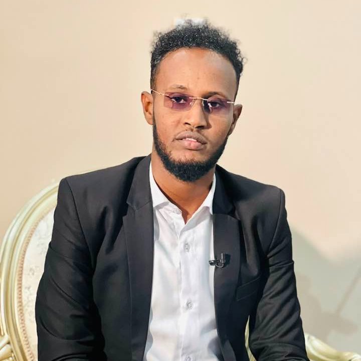 Independent journalist Hussein Abdulle Mohamed was arrested by agents from the National Intelligence and Security Agency (NISA) and spent the night at the Godka Jilicow detention facility following his in-depth and critical reports, which were broadcast through his online…