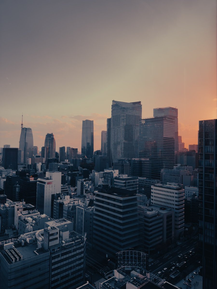 You’re drowning in Dubai

I’m exploring Tokyo with bids placed

We are not the same