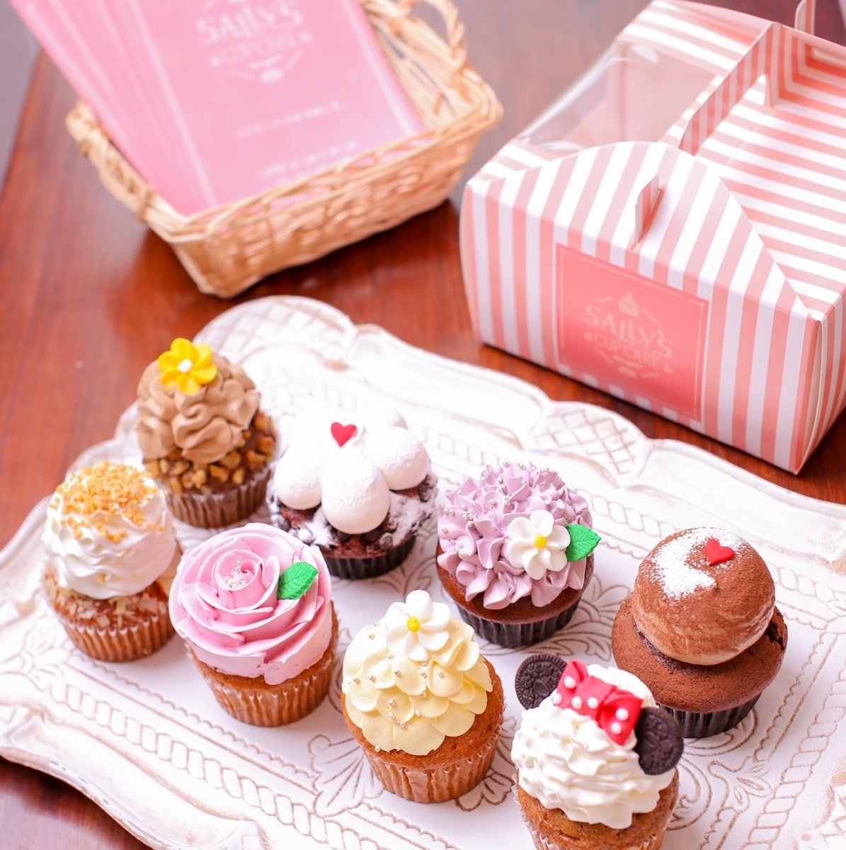urasando_net's tweet photo. ＼🌸裏参道商店振興会 会員紹介🌸／ カップケーキ専門店『SALLY'S CUPCAKE』🔎https://t.co/XfsePvjDGO
最高級バター「カルピスバター」と北海道小麦を使用し、見た目にも味にもこだわったキュートなカップケーキやアイシングクッキーを販売🍰✨店内も可愛くてときめく空間です♥
#円山 #裏参道商店街 https://t.co/zAoWIIKMa7