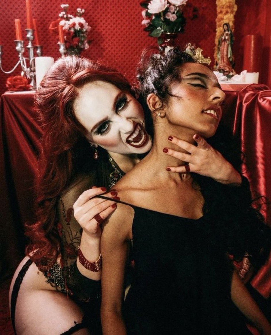unloversciub's tweet photo. lesbian vampires are so important to society https://t.co/iqArPy6tkQ