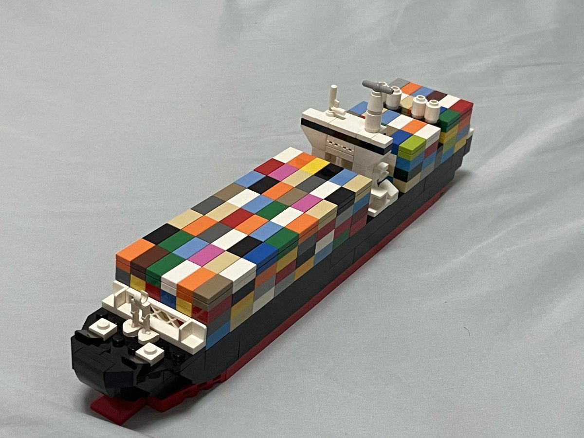 コンテナ船
1×2プレートが有り余ってたので