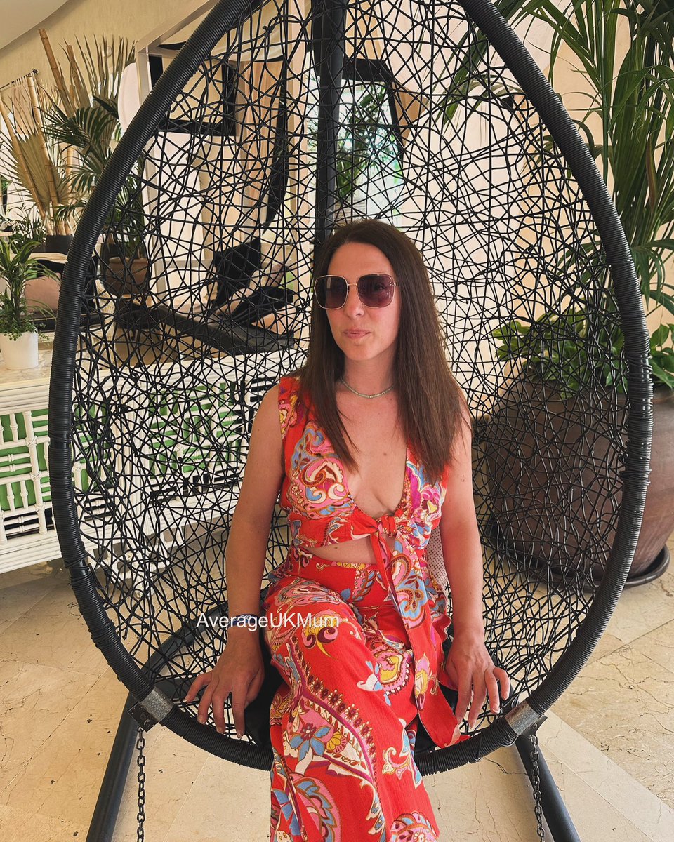 uk_average's tweet photo. Fancy a go on my swing? You do swing don’t ya? 🥰😘 https://t.co/qQTnYHxQA0