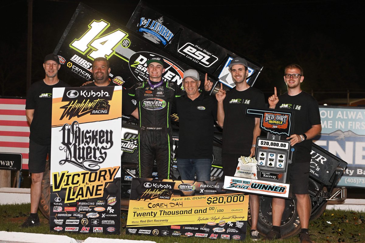 .@Corey_Day_ did it again. This time, it was the @Driven2Save #14BC in the Midweek Money Series and he even made a lucky fan some money in the process. A 7th-to-1st drive at @RedDirtRaceway gives him back-to-back @Kubota_USA High Limit wins. 𝗠𝗢𝗥𝗘: highlimitracing.com/press/article/…