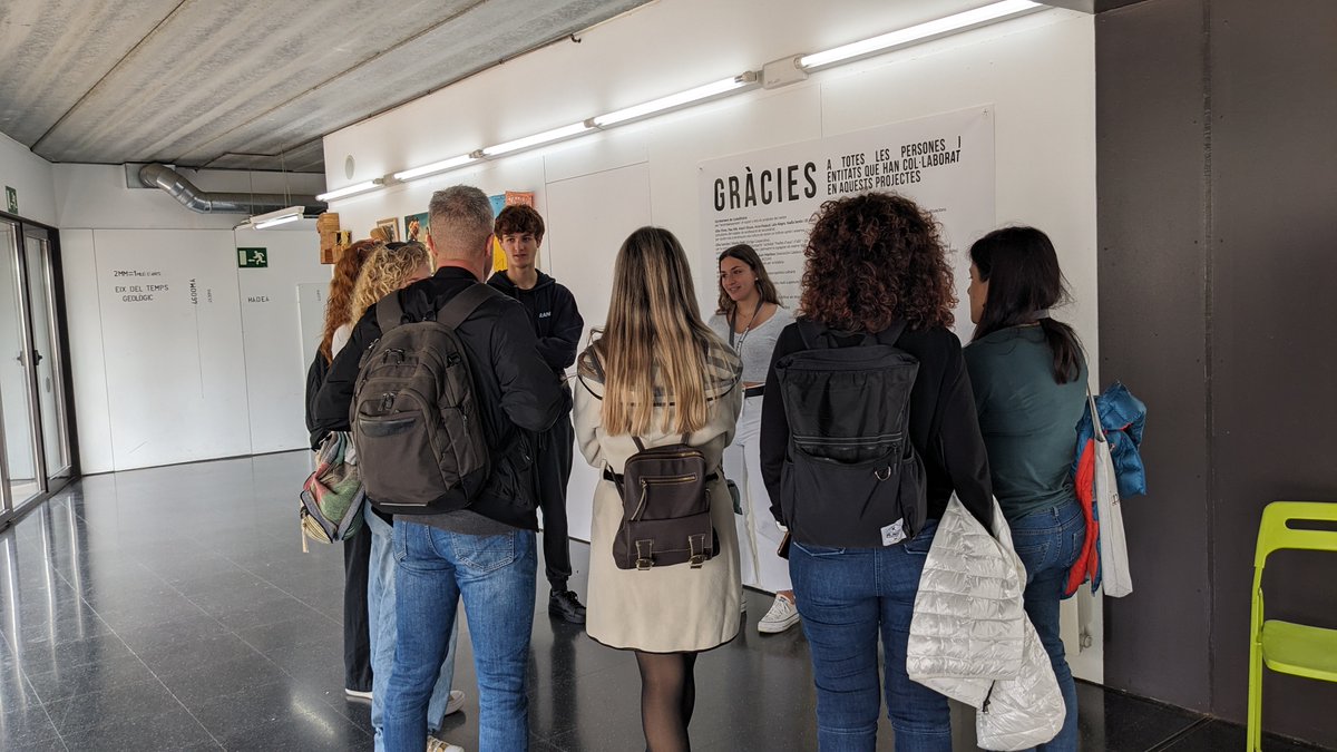 Ahir vam rebre la visita d'un grup d'equips directius de diferents centres xilens en el marc de la #STEAMConf24 <a href="/steambarcelona/">STEAMConf</a>. Una oportunitat magnífica perquè els estudiants reflexionin i expliquin el sentit de què fan quotidianament.