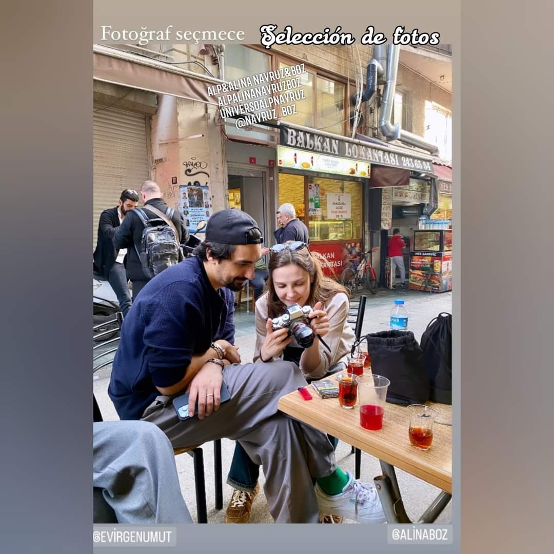 'SELECCIÓN DE FOTOS' Esta es una de las fotos que hoy la editora de la revista ESQUIRE, ÖZGE DINÇ, publicaba en su Instagram, en la que podemos ver a UMUT y a ALINA mirando y seleccionando fotos junto al equipo de la revista 📸 #AlinaBoz #UmutEvirgen