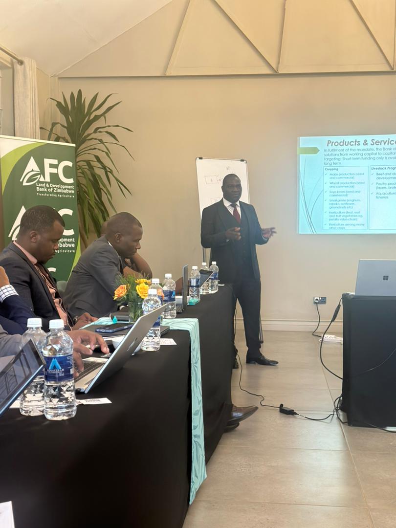 AfcHoldings's tweet photo. #AFCInsurance
#CurrentSettings

AFC Insurance participating at the ongoing Zimbabwe-Botswana Government and Insurance agriculture familiarisation program. https://t.co/VGcU5Zr5eP