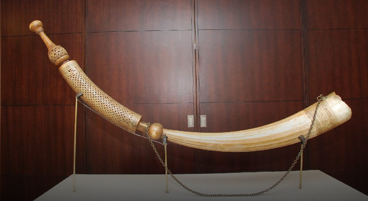 MAEASaMProject's tweet photo. The Siwa is a ceremonial side blown horn that was made and used by communities on the east African coast. It was used to announce and in the celebration of ceremonies such as weddings and circumcisions, its distinctive sound travelling large distances.  #UCOM #ucomos #heritage https://t.co/SuSpkXOhhk