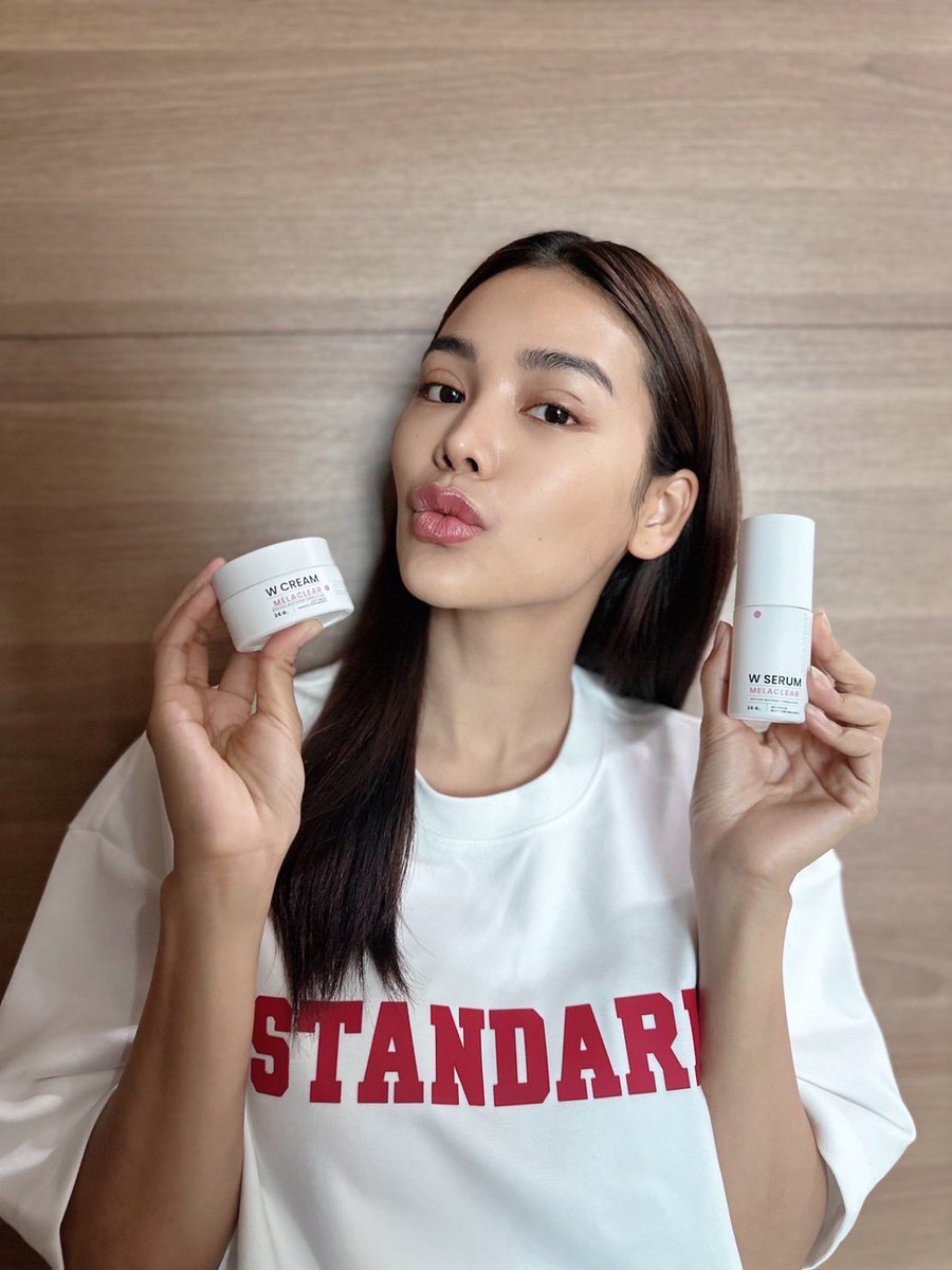 WinkwhiteCoTh's tweet photo. 𝐊.อิงฟ้า พรีเซนเตอร์ หน้าใสมั้ยงั้บ 🥰
ใช้ผลิตภัณฑ์ 𝐖 𝐂𝐫𝐞𝐚𝐦 & 𝐖 𝐒𝐞𝐫𝐮𝐦
ต่อเนื่องติดต่อกัน 2 ปีซ้อน ใช้ดีมาก
ต้าวอิงอิง ใช้เป็นประจำทุกวัน เช้า-เย็น
เจอแสงแดด มลภาวะ เครื่องสำอางค์บ่อยมากแต่ผิวหน้าคือยังแข็งแรงมาก ไม่มีโทรมเลย
#WINKWHITE #WCREAM #WSERUM #อิงฟ้ามหาชน https://t.co/YA6FReQa0s