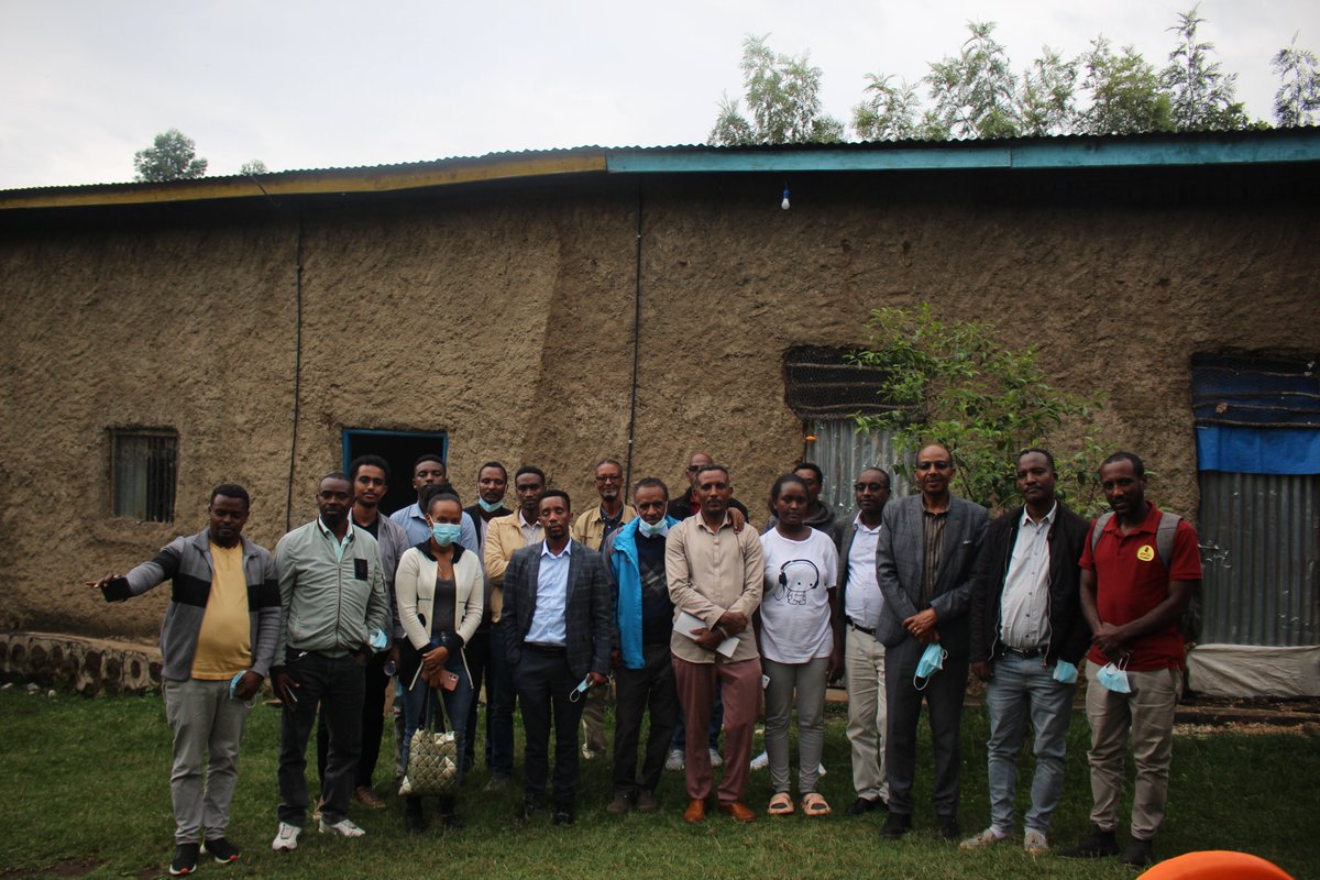 SNVEthiopia's tweet photo. Reflecting on the strong collaboration at our recent Stakeholders Meeting in Hawassa for our Sustainable energy for dairy and poultry value chains project. Together, we're driving progress and fostering a brighter future. 🌟#SEDP #Stakeholders #sustainable #IKEAFoundation #energy https://t.co/kxy9UQGL7t