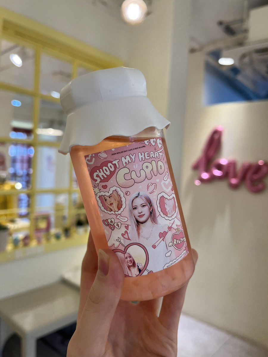 핑쿠핑쿠🌸🎂🩷💌

#SHOOT_MY_HEART_CUPID 
#류진이와의_운명같은사랑