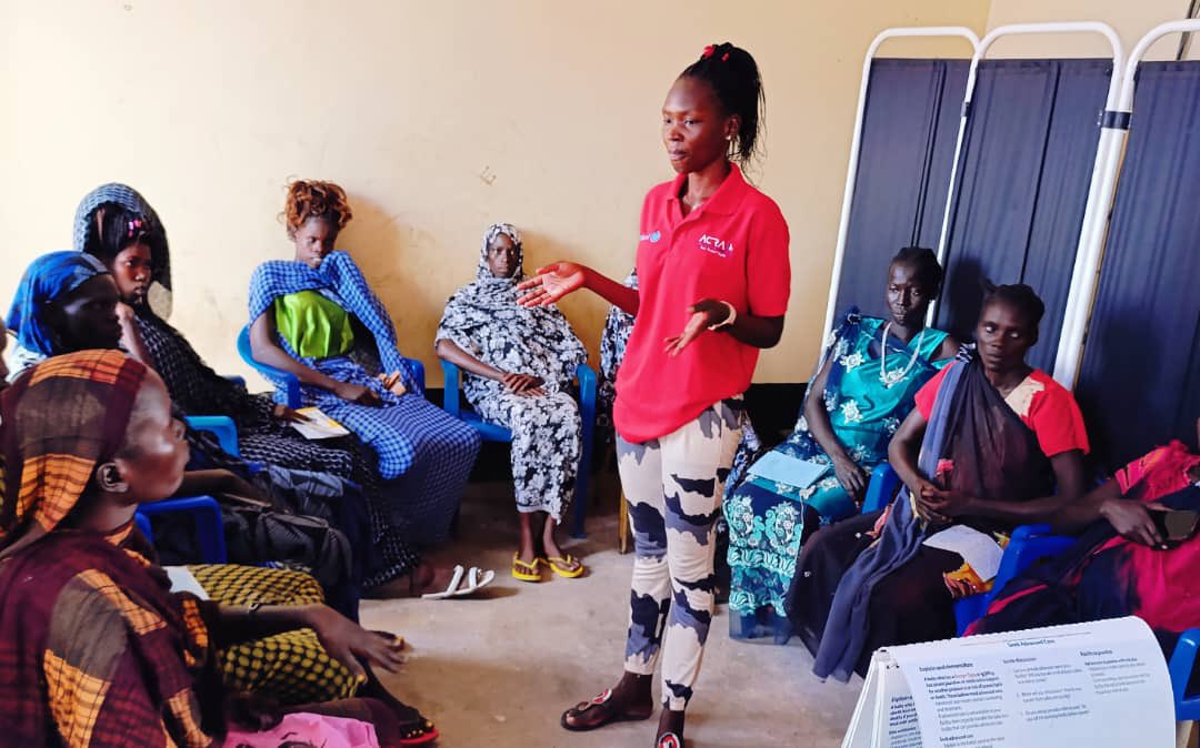 Our midwives in Baliet County take time to sensitize pregnant women on benefits of attending #ANC and delivering in health facilities. Also provide pregnant women with useful information on healthy pregnancy, including advice on good nutrition 

🙏🏿@unicefssudan and @IMC_UK