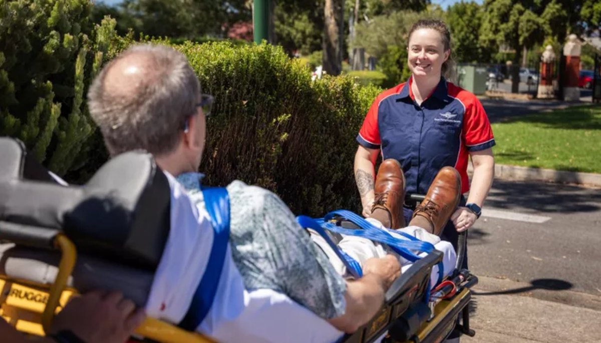 So great to showcase our new Road Ambulance Services information page on the #rfdsSANT website. Our team of Certificate IV Ambulance Officers (Patient Transport Officers) are providing gold standard patient centred services - check it out! flyingdoctor.org.au/sant/what-we-d…