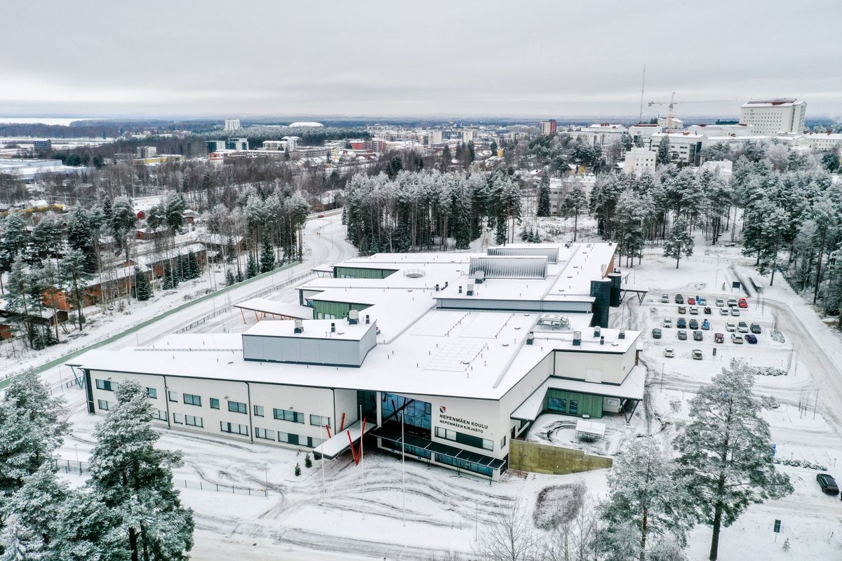 Tänään ke 17.4. klo 18 puhutaan Nepenmäen koululla talouden sopeutuksesta. Haluamme säästää aikaa kysymyksille, joten pitkiä kalvosulkeisia ei pidetä. Esitys säästökeinoista: joensuu.fi/esitys-taloude…