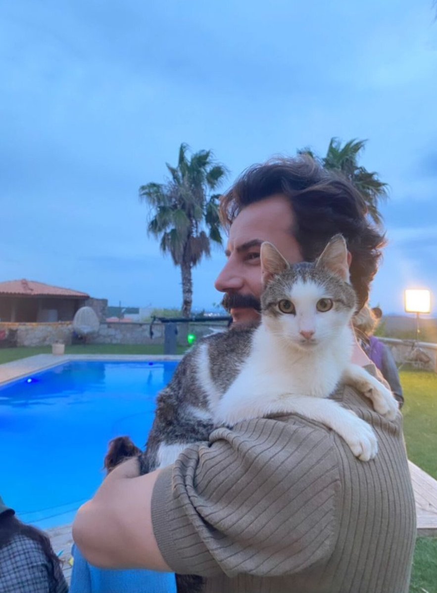 Gök ve hayvan sevgisi 🥰

#GökberkDemirci