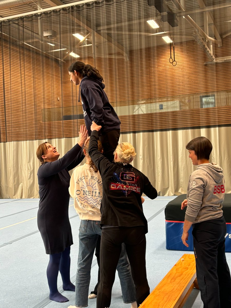 How to fly with a Kite? Call on the experts! Ilona the acro specialist, Katie the gymnastic specialist and Naomi the dance specialist! #PeterPan2024 <a href="/BSB_Brussels/">The British School</a>