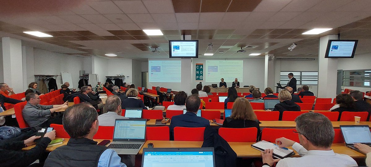 Séminaire sur l'intelligence artificielle et l'Éducation nationale à @canope_51 ce matin. Des enjeux forts pour nos enseignants et surtout nos élèves. Avec, à la clé,  une nécessaire interrogation sur les RGP, la place de l'EMI, l'esprit critique... débat plus qu'intéressant !