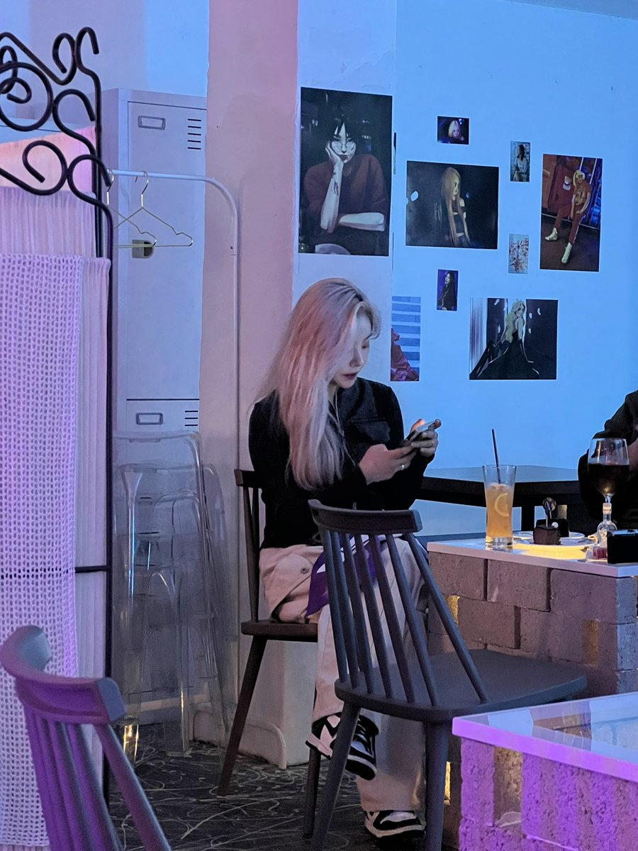 wheeinlore's tweet photo. she's so............. https://t.co/M6mzUBkmYN