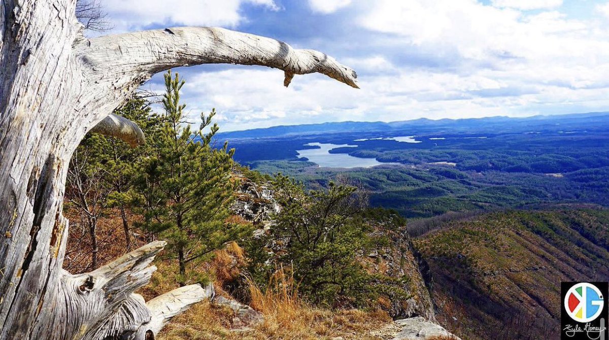 Are you just dying or are you living? Go get you more positive life experiences and build your life resume! 
#travel #hike #outdoors #outdoorsman #explore #adventure #view #views #scene #dayhike #mountain #mountainview #mountainviews #cliff #lookout #shortoffmountain #shortoff