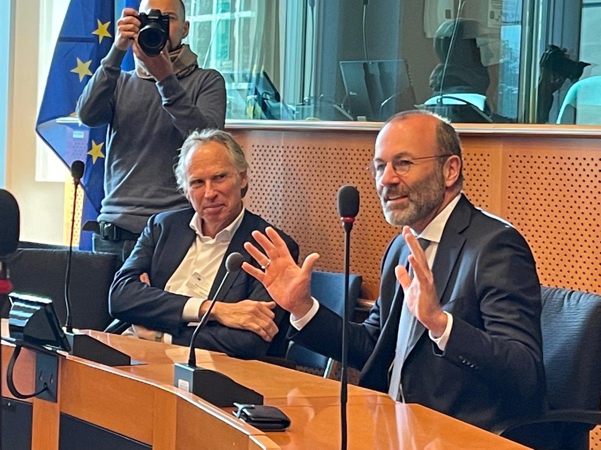 Deze dag goed begonnen met een mooi gesprek met Dhr. Manfred Weber, voorzitter EVP-fractie in het Europees Parlement en van de EVP-partij. #CDA #cdabusinessclub