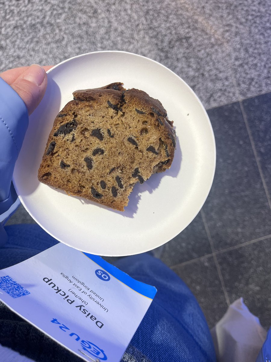 Feeling very enriched at #EGU24 so far! Lots of sessions to attend with really exciting ocean science. I’ve also been enjoying the banana bread a bit too much (hence the fact I’d eaten some before I took a photo…) 🌊🍌 @challengersoc