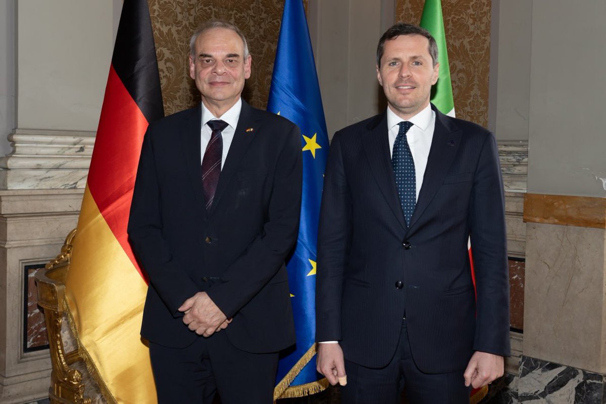 Incontro bilaterale a Palazzo Marina con il Sottosegretario di Stato tedesco Benedikt Zimmer, dialogo strategico tra Italia e Germania per una Difesa più forte e più #Europea 🇮🇹 🇩🇪