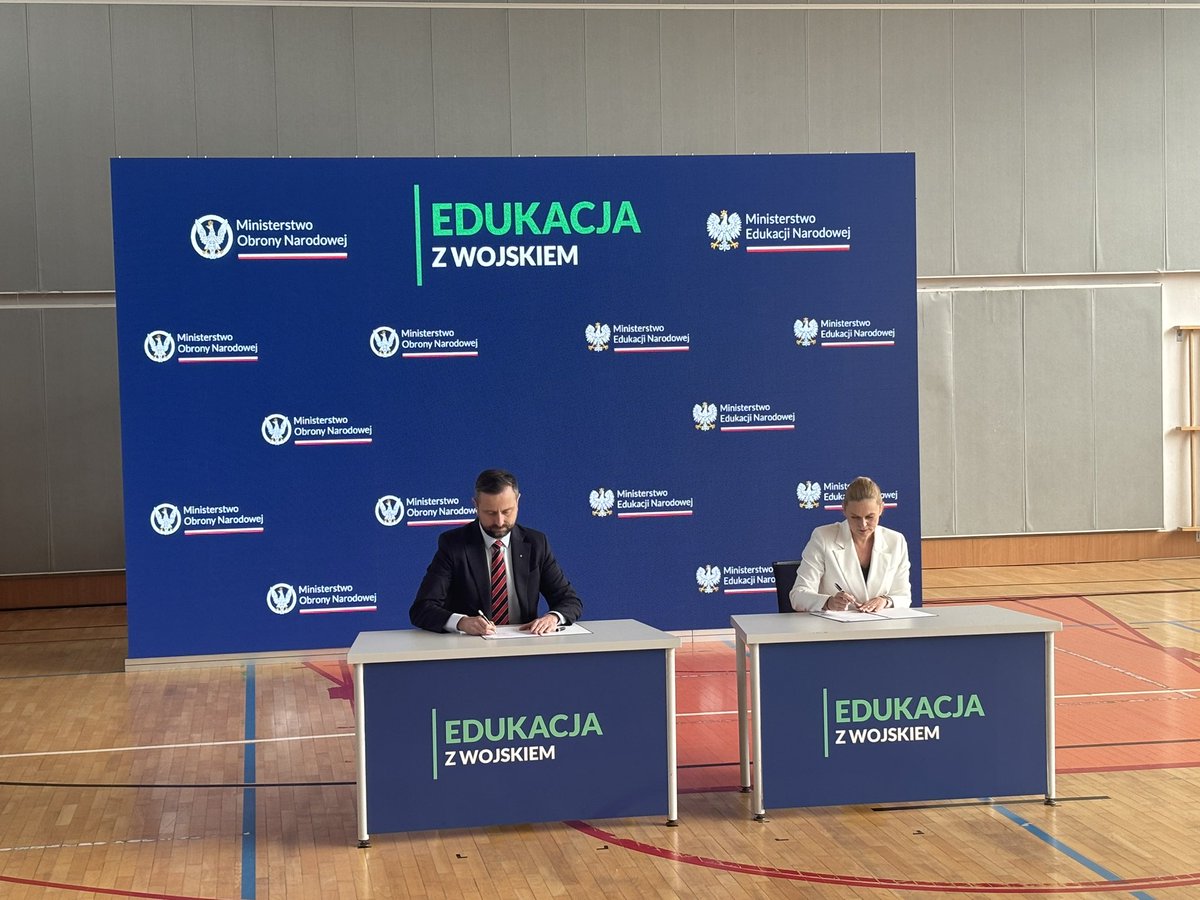 Wicepremier i szef @MON_GOV_PL Władysław Kosiniak-Kamysz i ministra edukacji narodowej Barbara Nowacka podpisali list intencyjny dotyczący projektu „Edukacja z wojskiem”.