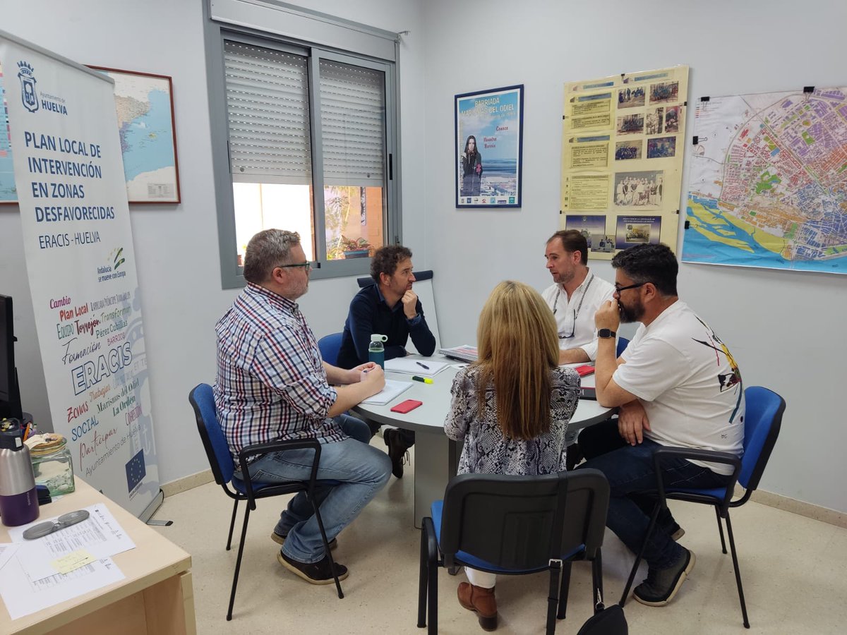 ordenacioneduhu's tweet photo. ➡️ El ETPOEP_Huelva se ha reunido con los responsables del Aytp. de Huelva encargados del programa ERACIS PLUS, programa que está en fase de inicio en su segunda edición, a nivel regional.

Se trata de un primer encuentro para establecer sinergias entre ambas administraciones. https://t.co/DE2fghdINz