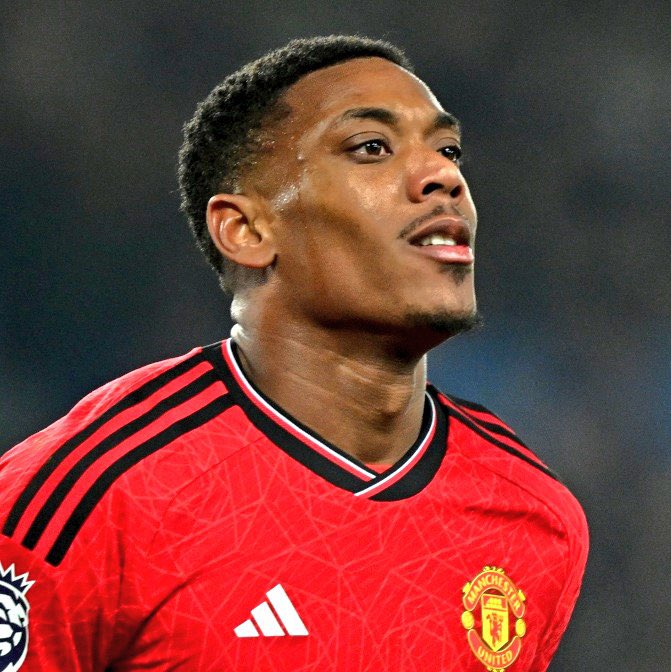 🚨🇫🇷 𝐍𝐄𝐖: A return to France seems likely for Martial, despite the interest from Italian clubs Roma and Inter. Options from Saudi remain valid alternatives in the event of no agreement with Ligue1 teams interested in him. #MUFC [@RudyGaletti]