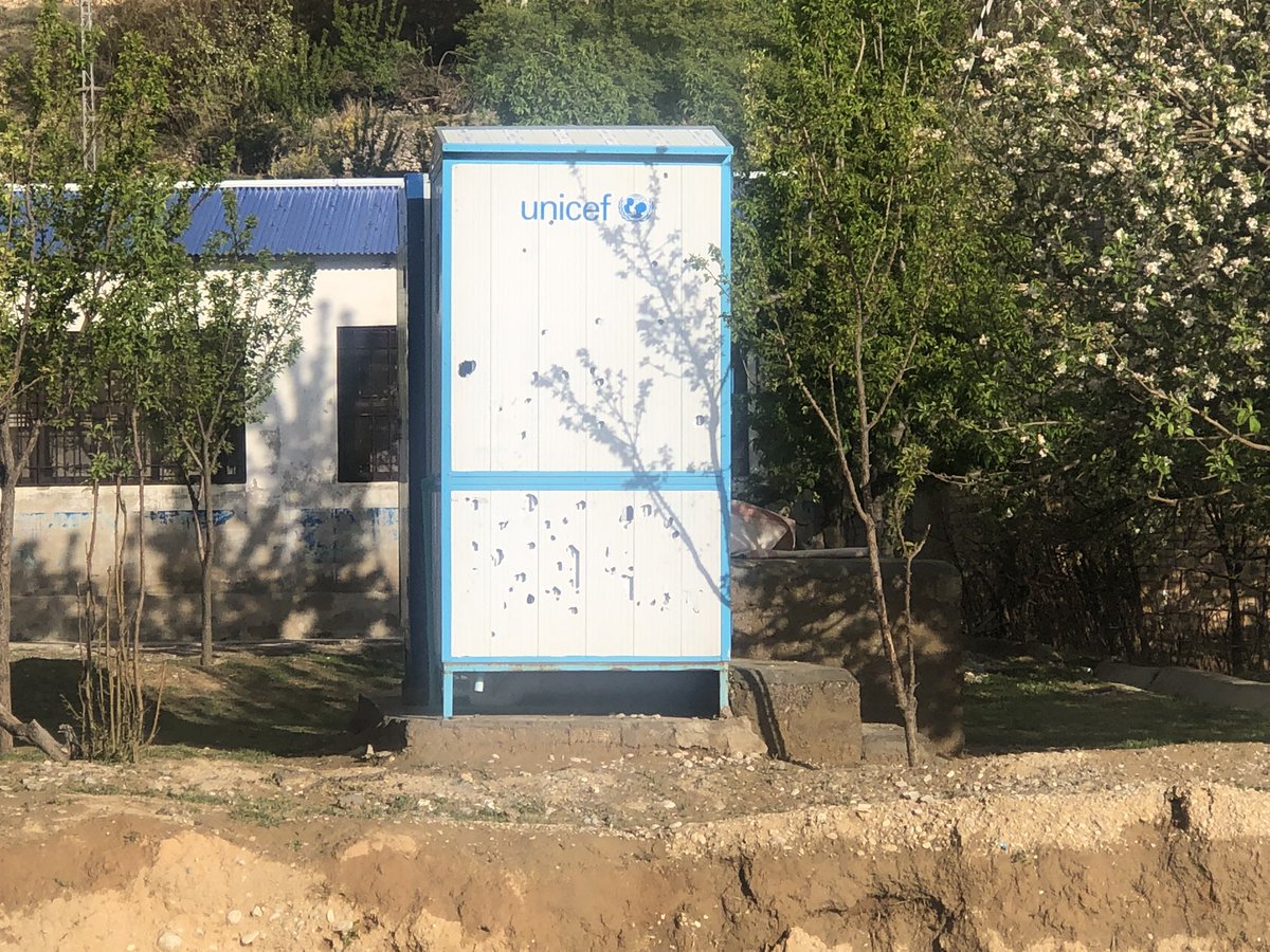 #UNICEF’s work in #HannaUrak, affected by floods was visible. Our own departments can’t be seen. Miserable condition of road, tourists suffer 
#Quetta #ClimateCrisis #floods