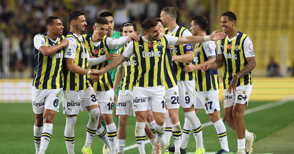 🔥 Fenerbahçe yarı final için sahaya çıkacak!: Fenerbahçe, UEFA Avrupa Konferans Ligi çeyrek final rövanş maçında yarın Yunanistan'ın Olympiakos takımı ile sahasında karşılaşacak. Sarı-Lacivertlilere iki farklı galibiyet yetecek.… haberturk.com/fenerbahce-kon… #TrSpor #TrHaber #TrNews