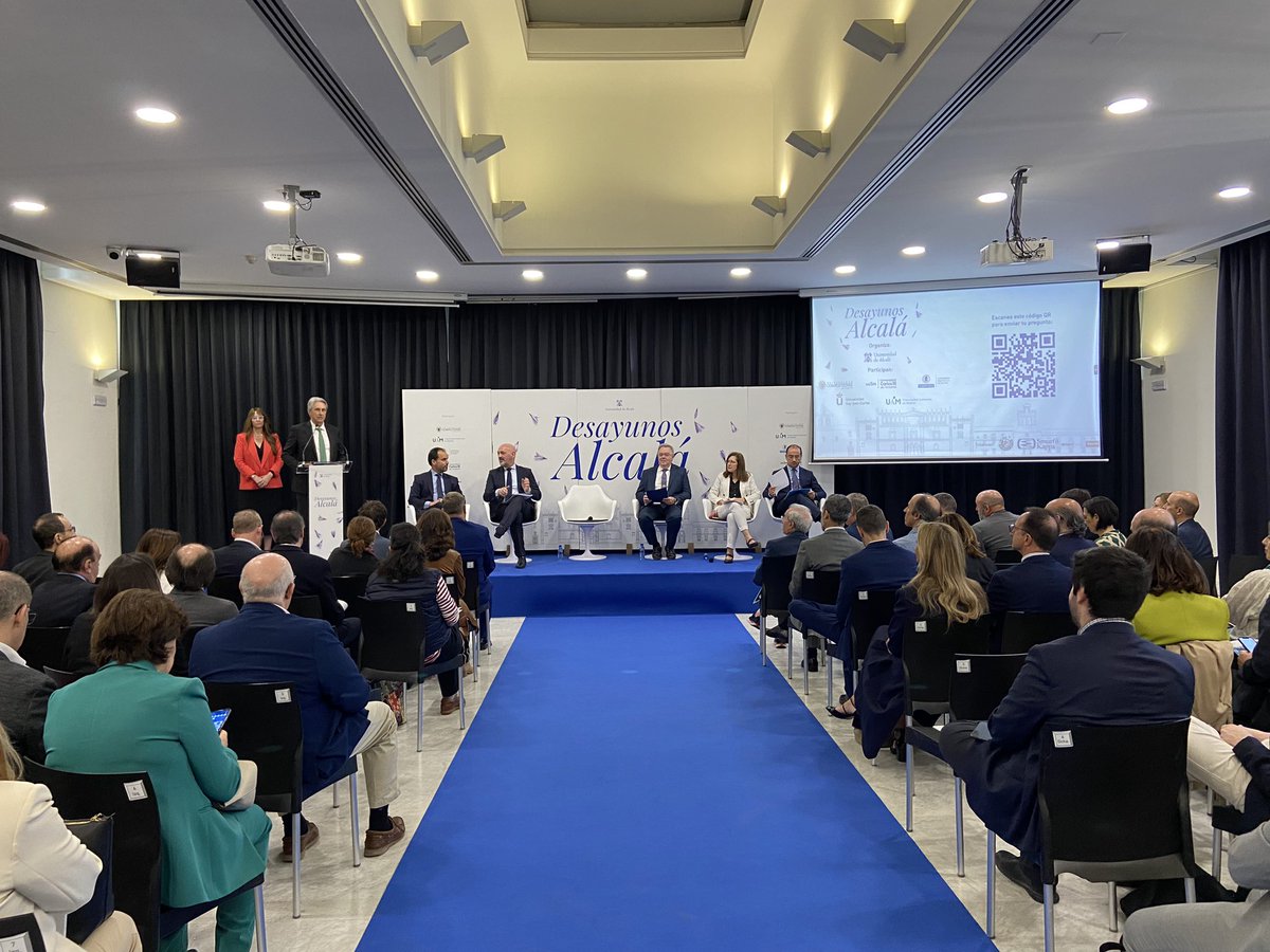 cbamadrid's tweet photo. ¡El Círculo, con las universidades!🏛️

En esta nueva sesión de los ‘Desayunos Alcalá’ organizados por @UAHes, los 6 rectores de la #CRUMA reivindican el papel crucial de las universidades públicas.

📺 https://t.co/WZ1CuqvGi0 https://t.co/E5Xq1kgc46