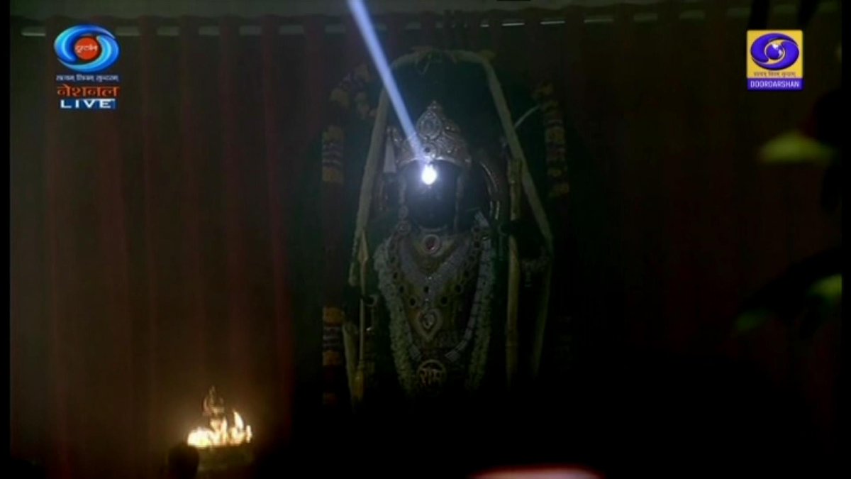 FraternityTAB's tweet photo. The moment for which we waited for centuries, for which Ram bhakts left no stone unturned and the thing which took 500 years to happen is happening today. 
Jai Shri Ram 🚩
#RamNavami 
#JayShriRam https://t.co/LZviUw2aUG