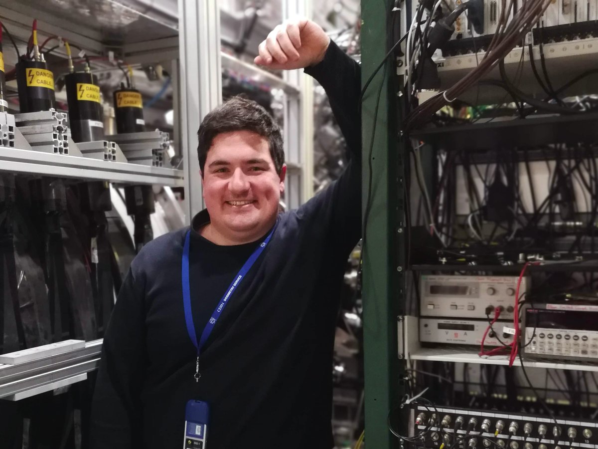 👏 Congratulazioni, Ruggero! Ruggero Caravita, ricercatore INFN presso il Trento Institute for Fundamental Physics and Applications, ha ricevuto l'EPS Early Career Prize, @EuroPhysSoc, per il suo eccellente lavoro sperimentale relativo alle interazioni tra gravità e materia.