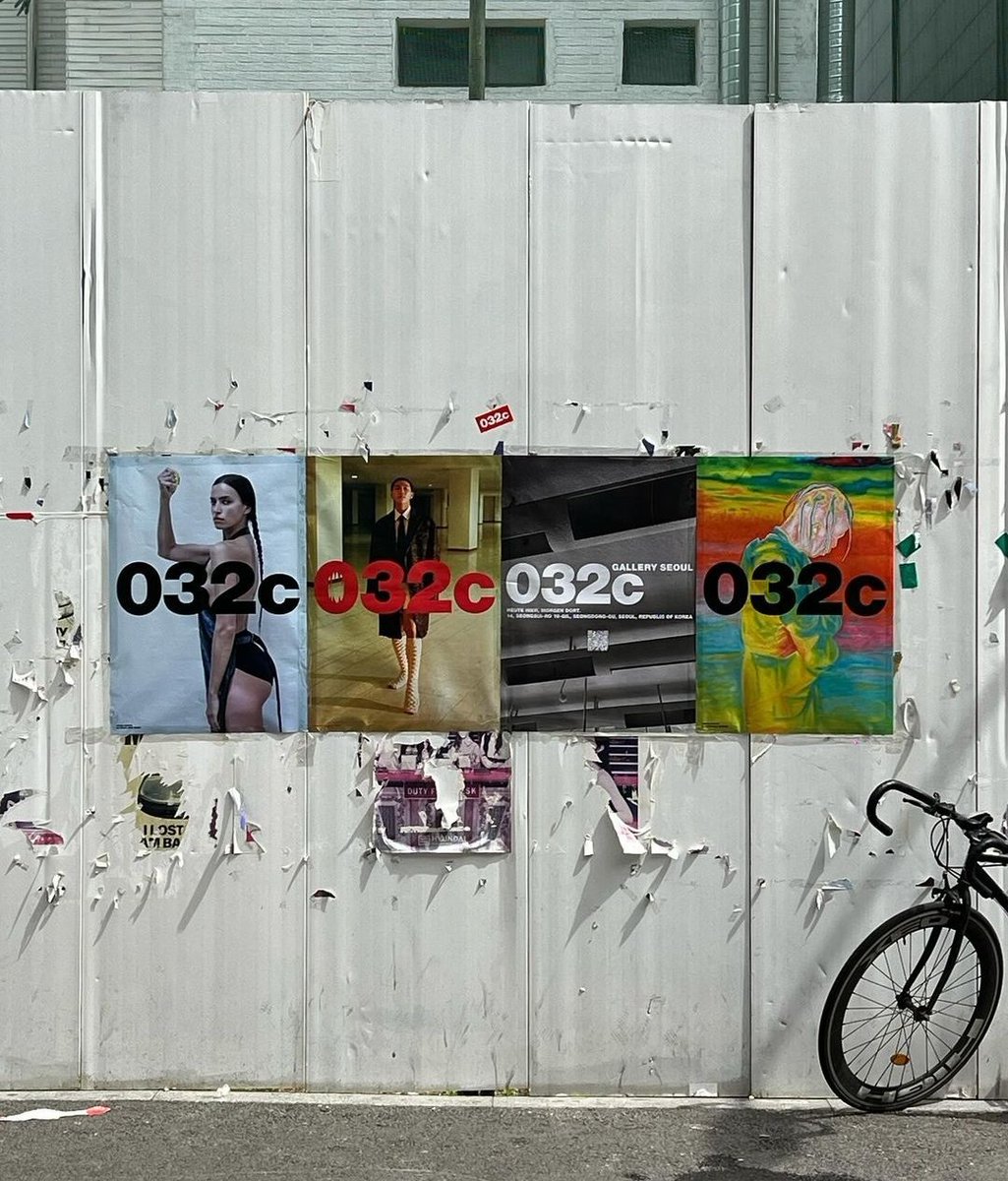 RMIndiaOfficial's tweet photo. 032c gallery seoul Instagram post - (new store in Seoul)
"032c posters on the streets of Seoul 📕"
THE REINVENTION OF RM
RM AS THE COVER OF 032C
#RMx032C
#BTSRM
#방탄소년단RM https://t.co/GKQv0lUxdr