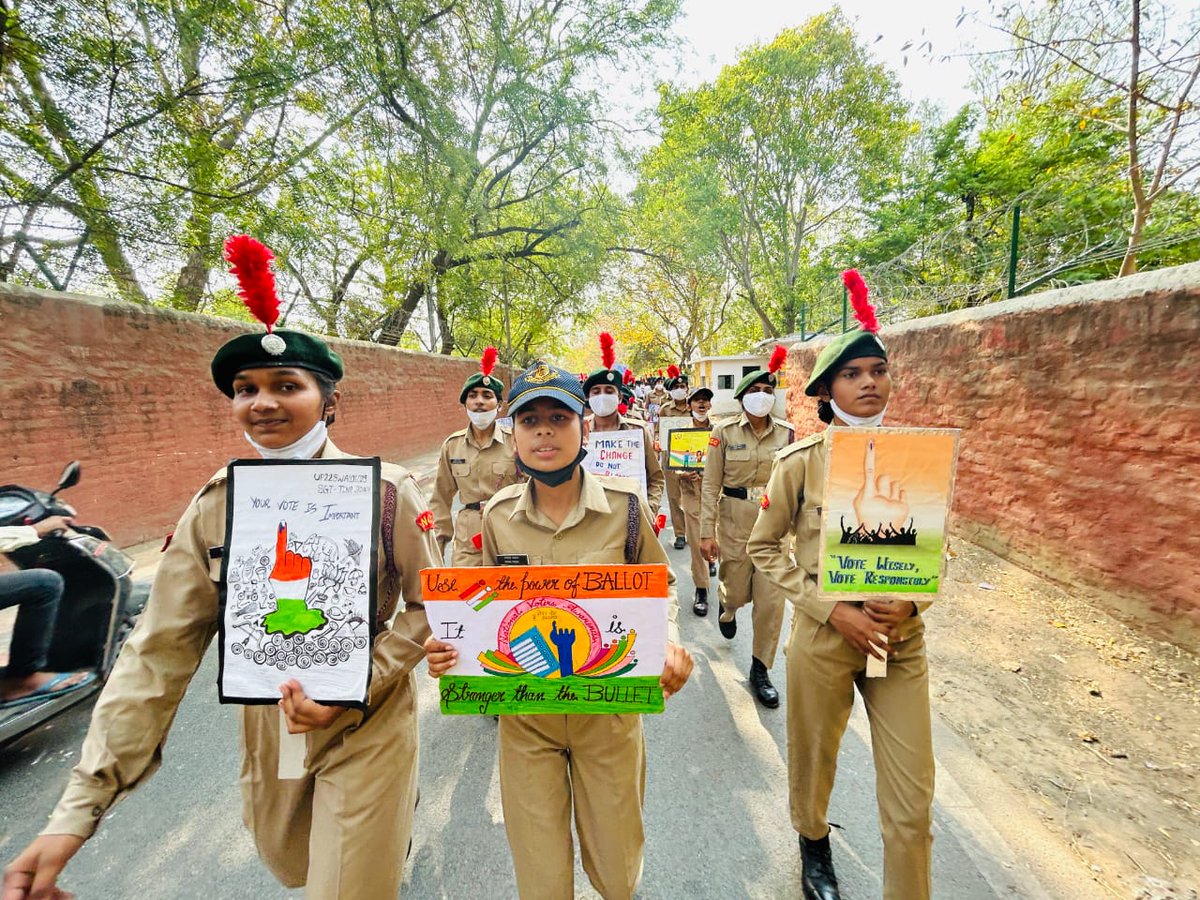 NccDei's tweet photo. DEI NCC Cadets (7/1 Coy 1 UP BN NCC AGRA) raised awareness about voting by making informative posters, contributing to the special campaign for  voting .
Empower your voice, ignite change: Join the movement for voting awareness today! 🗳️ #VoteForChange #YourVoiceMatters https://t.co/8fHFVVEhKx
