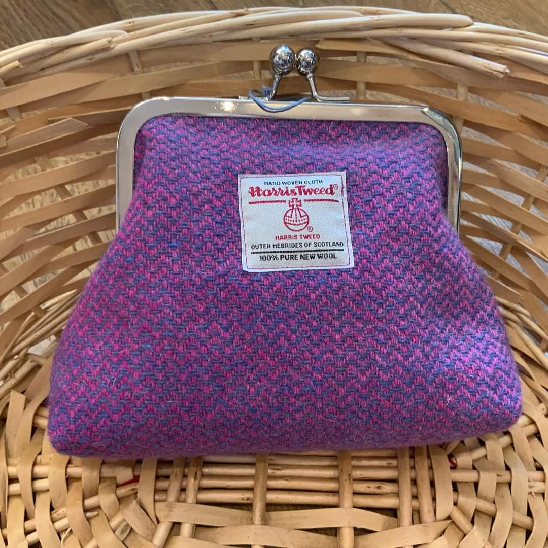 Some lovely new products from @heidionthehills . Louise makes her gorgeous Harris and Yorkshire tweed textiles in the Lake District. Including bags, purses, glasses pouches, and lots of useful gadget pouches! gingerbugs.co.uk/maker/heidi-on… #harristweed #Ingleton #shopindie