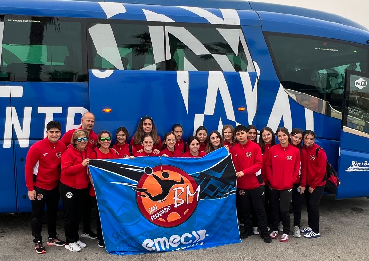 bmsanfernando's tweet photo. Nuestras infantiles viajan con @RicoBus a Almuñécar para disputar la fase final del Campeonato de Andalucía @FAndaluzaBM!!!
Toda la familia del balonmano y del deporte de @AytoSanFernando está con vosotras!!!
Muuuucha suerte 🍀!!!! https://t.co/cjtP3xcl3m