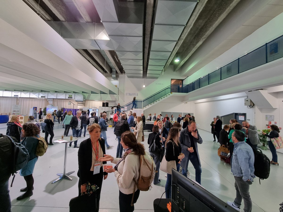 🧑‍🏫👩‍🏫Ouverture du séminaire #TNE "Repenser la forme scolaire à l'heure du numérique : évolution des pratiques pédagogiques et aménagement des espaces" au centre de congrès Agora à Aubagne.