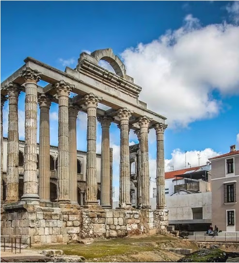 نحتفل يوم 18 أبريل بيوم التراث العالمي El 18 de abril de cada año se celebra Día Internacional de los Monumentos y Sitios ¿Puede reconocer la ciudad española (ingresada en el Grupo Ciudades Patrimonio de la Humanidad) en esta foto? @GrupoCPHE 📷 Spain.info