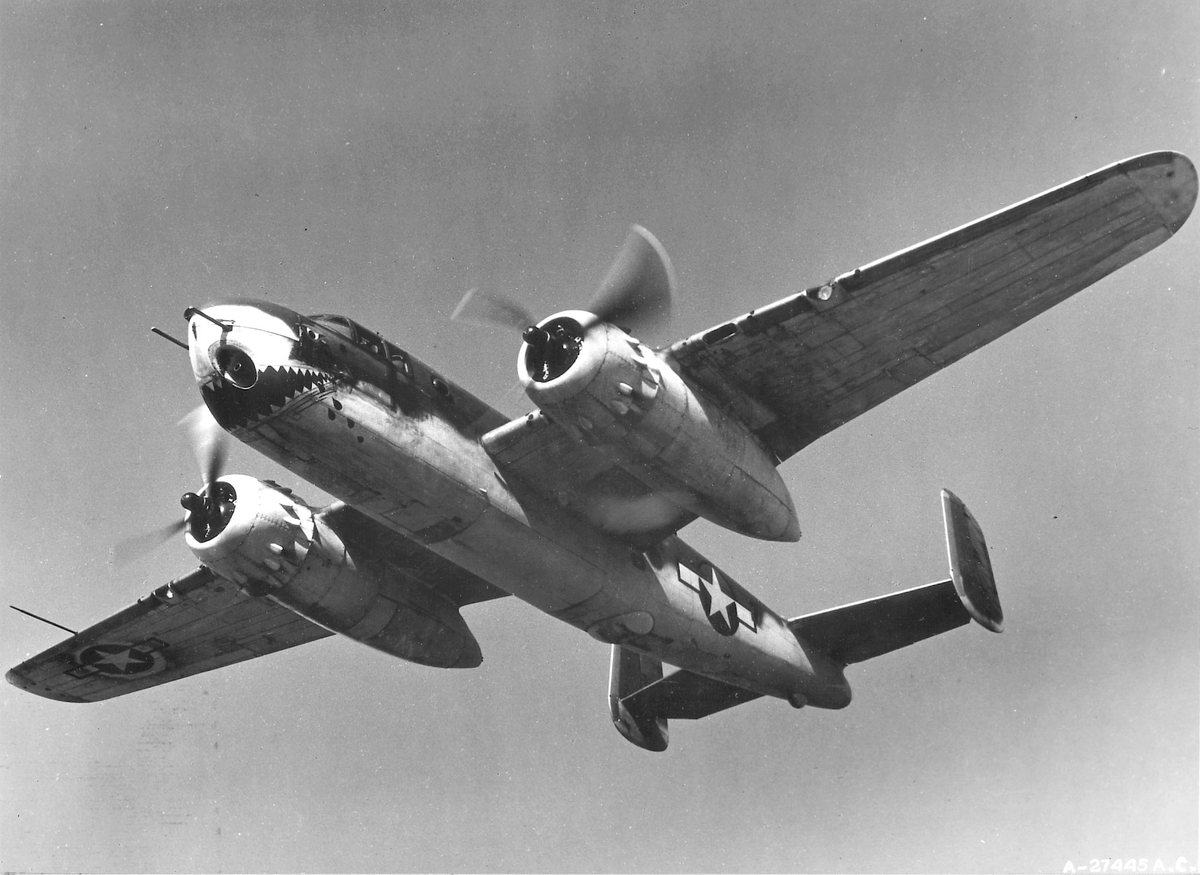 ABD Hava Kuvvetleri Taktik Merkezi'ne (AAF TAC) ait B-25G Mitchell bombardıman uçağı, Orlando, Florida, Amerika Birleşik Devletleri, 17 Nisan 1944. #tarihtebugün #WW2 #ikincidünyasavaşı